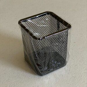 Small Black Lightweight Metal Mesh Pencil Holder For Desk Or Office Organization